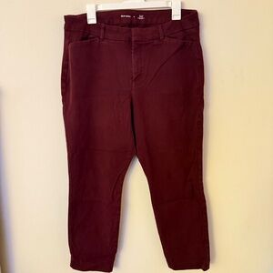 Old Navy Women’s Pixie Pants in Burgundy